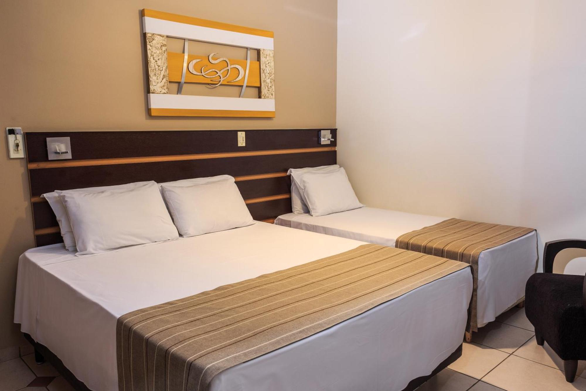 Hotel Ferraz Pouso Alegre Exterior photo