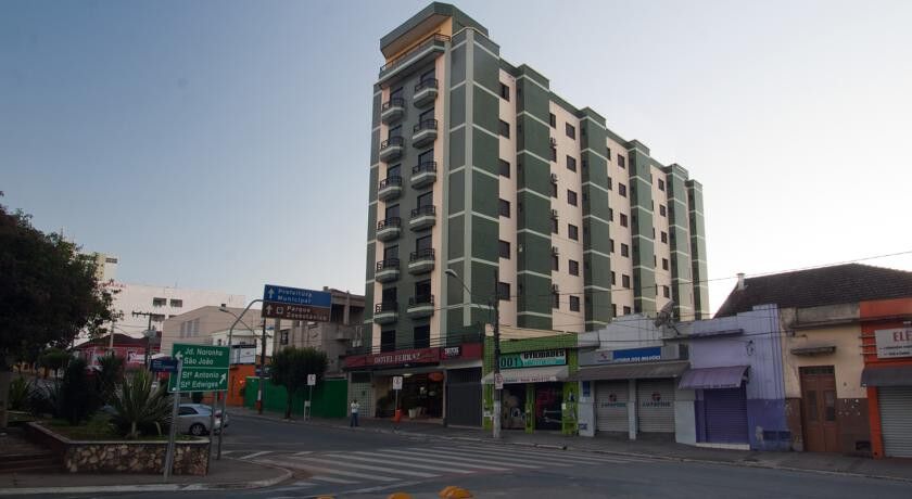 Hotel Ferraz Pouso Alegre Exterior photo